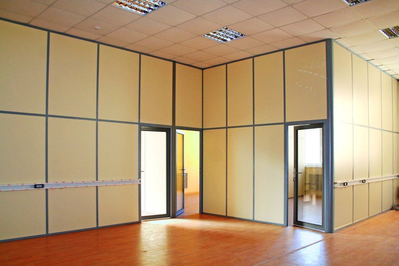 <span style="font-weight: bold;">глухие перегородки</span>